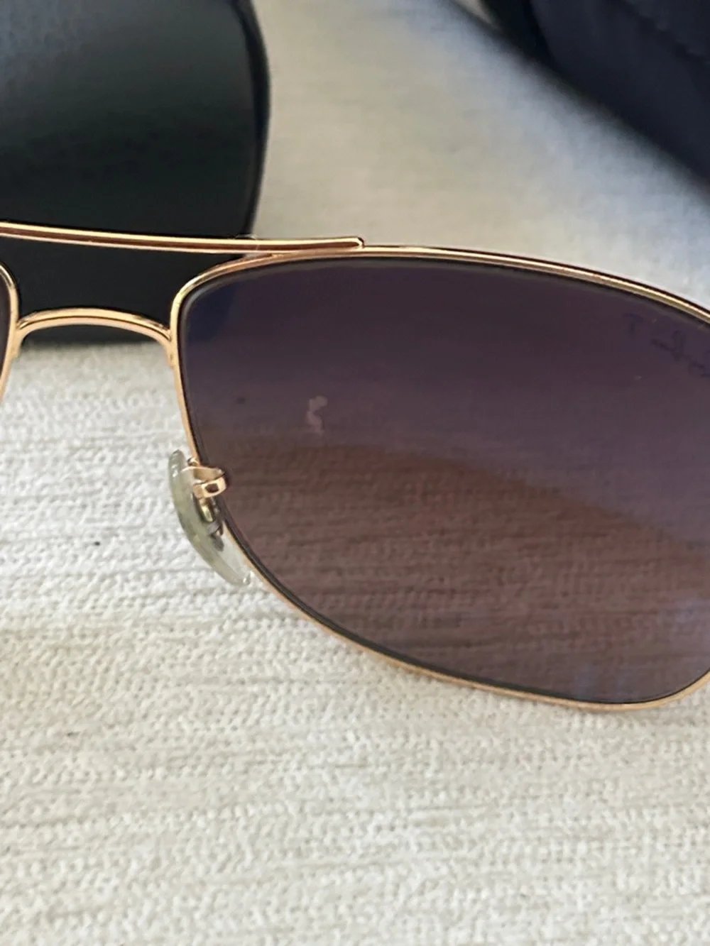 Ray-Ban Unisex RB3543 Chromance Aviator sunglasses in a gold metal frame
